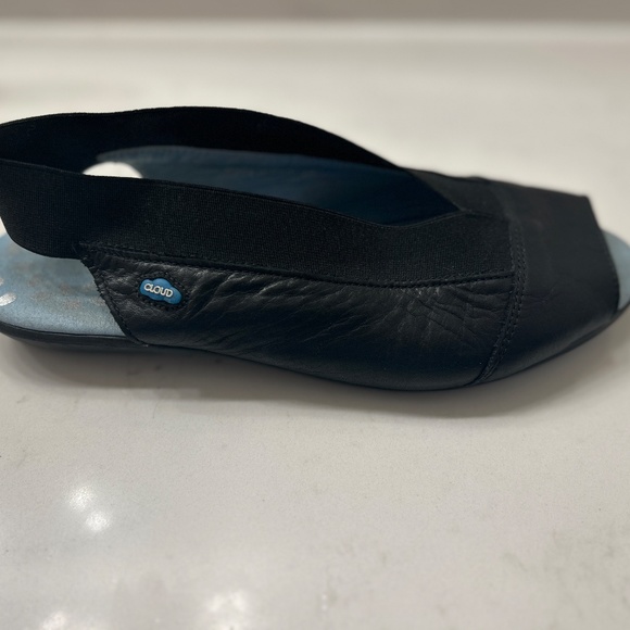 Cloud Footwear Caliber Black Sandal/Flat Size 37 EU - Picture 4 of 10